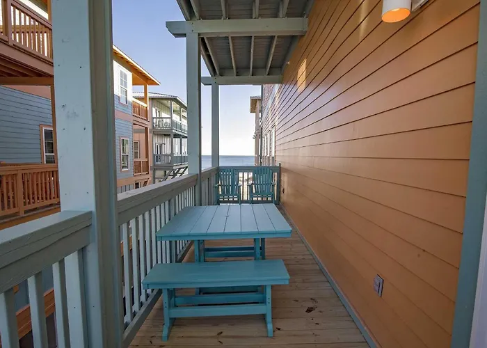 Breezyville Northwest Sky 7br Lockout Holiday home *