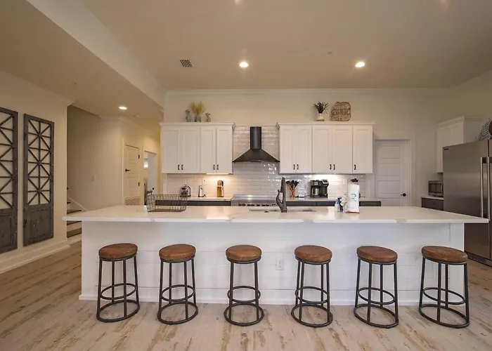 Breezyville Northwest Sky 7br Lockout Holiday home Gulf Shores